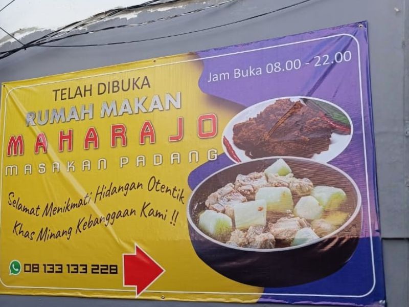 pesanan nasi padang terdekat dari lokasi saya sekarang